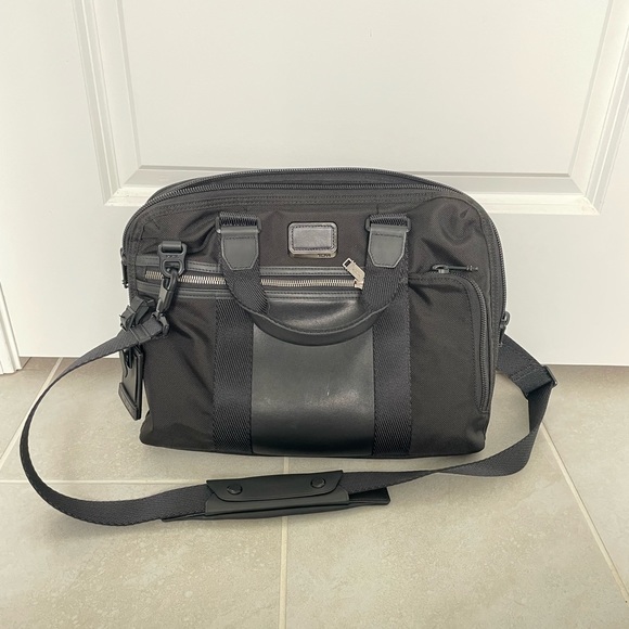 Tumi Other Tumi Laptop Bag Gently Used Black Poshmark